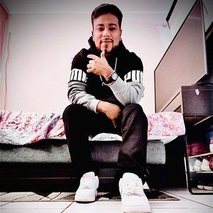 Meet your Posher, Adrian